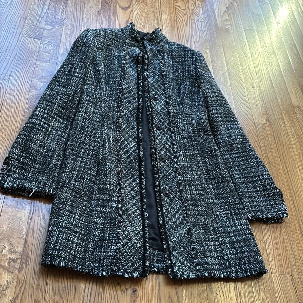 White House Black Market tweed midi boucle fringe trim black jacket coat sz.0